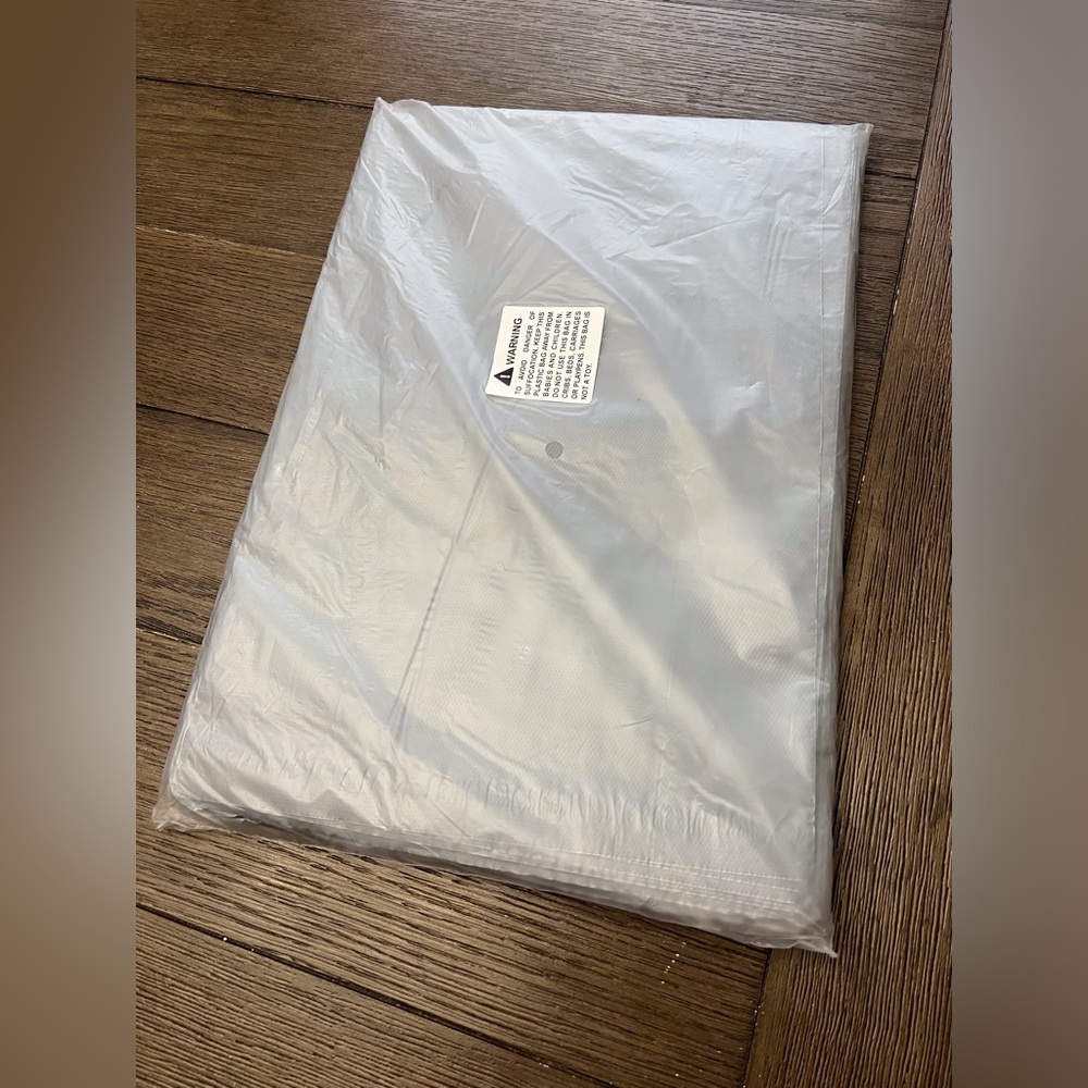 Pack of 100 Gray Poly Mailers 10x13